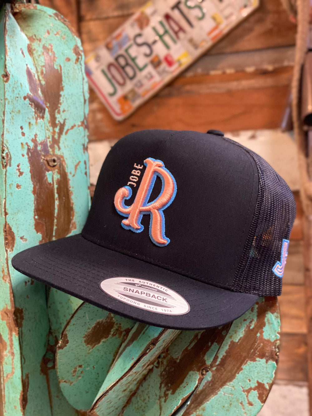 SALMON/BLUE OG BLACK CAP